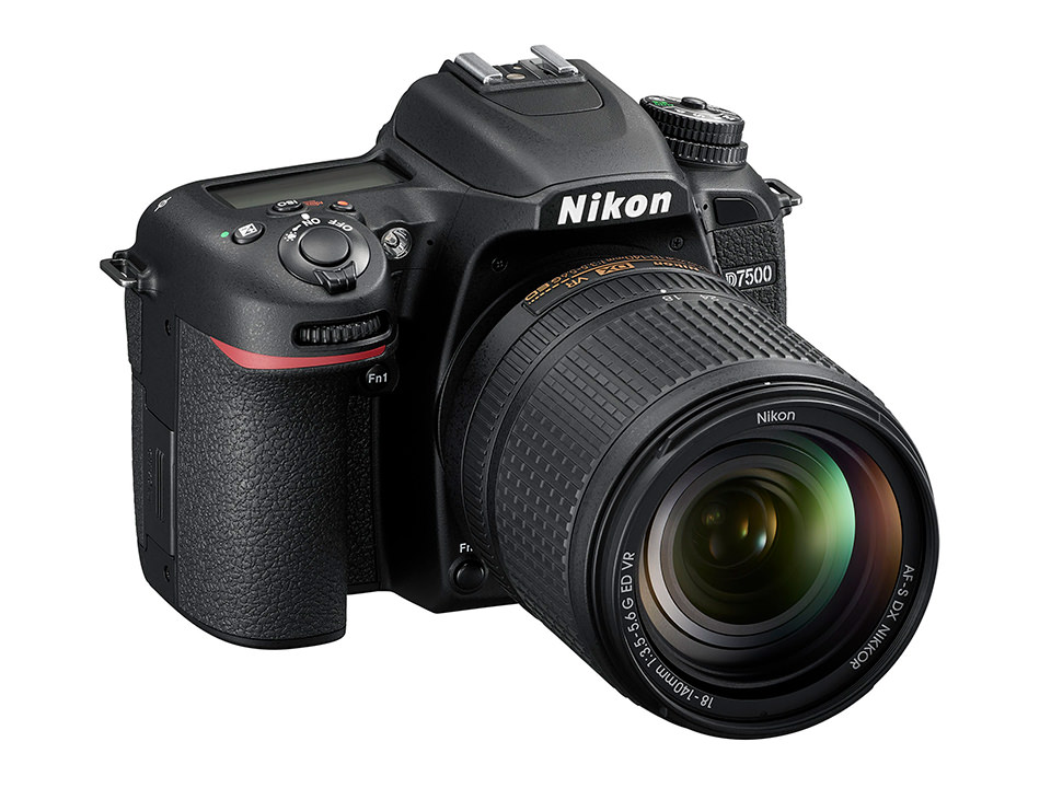 Nikon  DXフォーマットデジタル一眼レフカメラ D7500